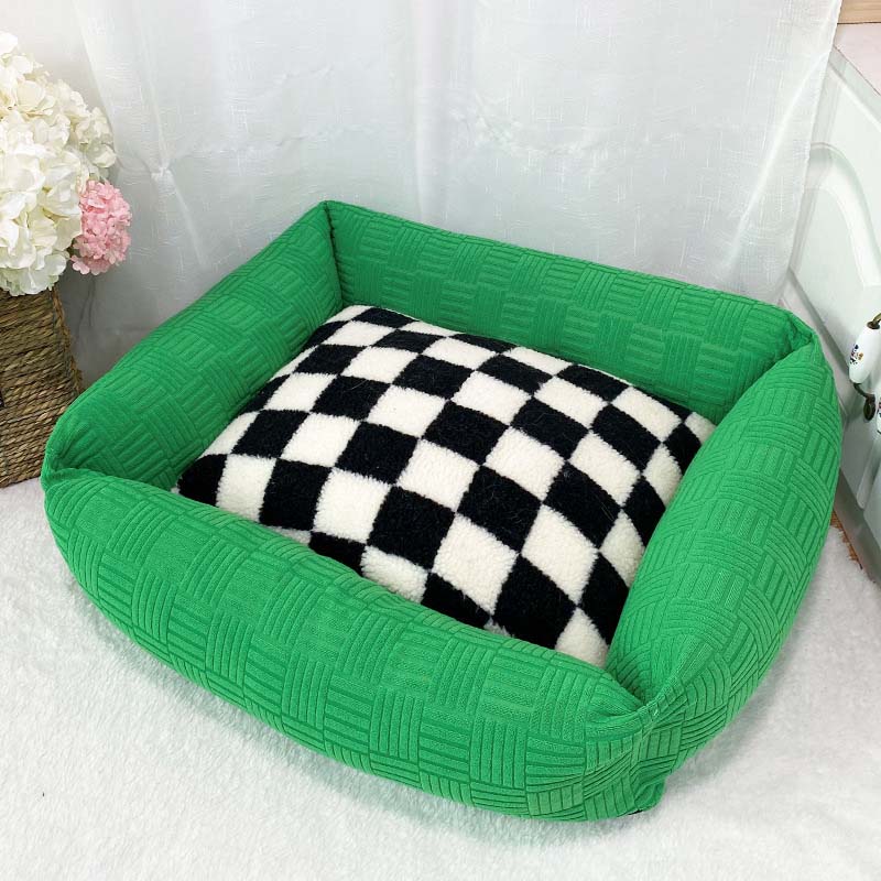 Color Clash Checkerboard Dog & Cat Bed