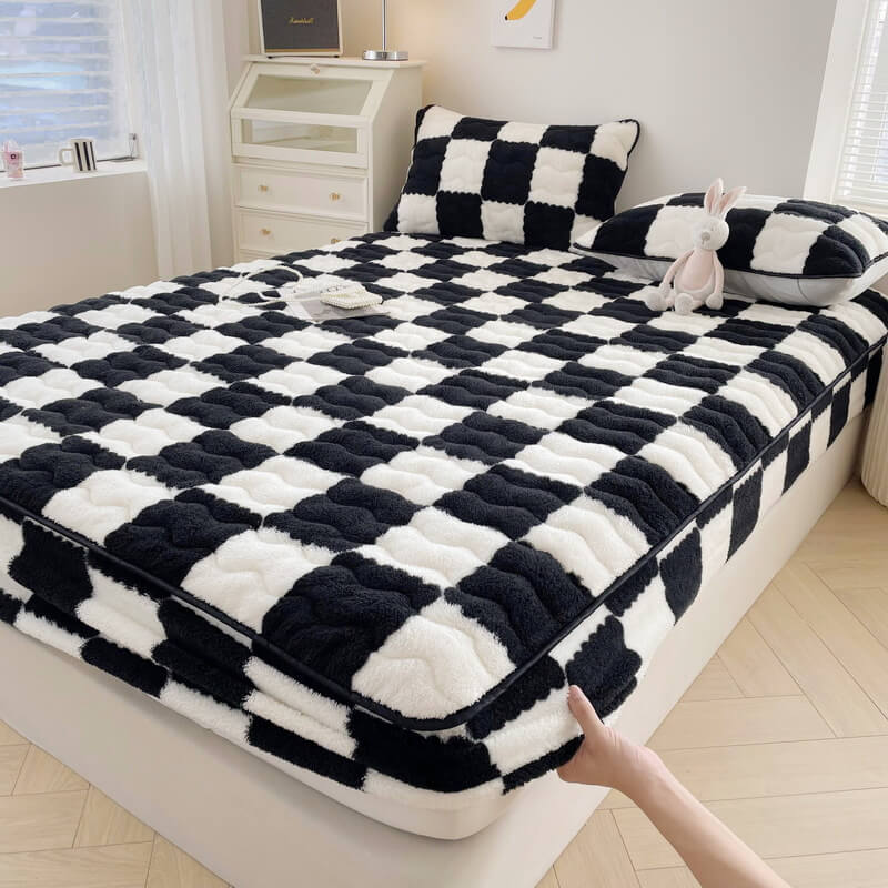 Milk Velvet Checkered Bedding Mattress Cover