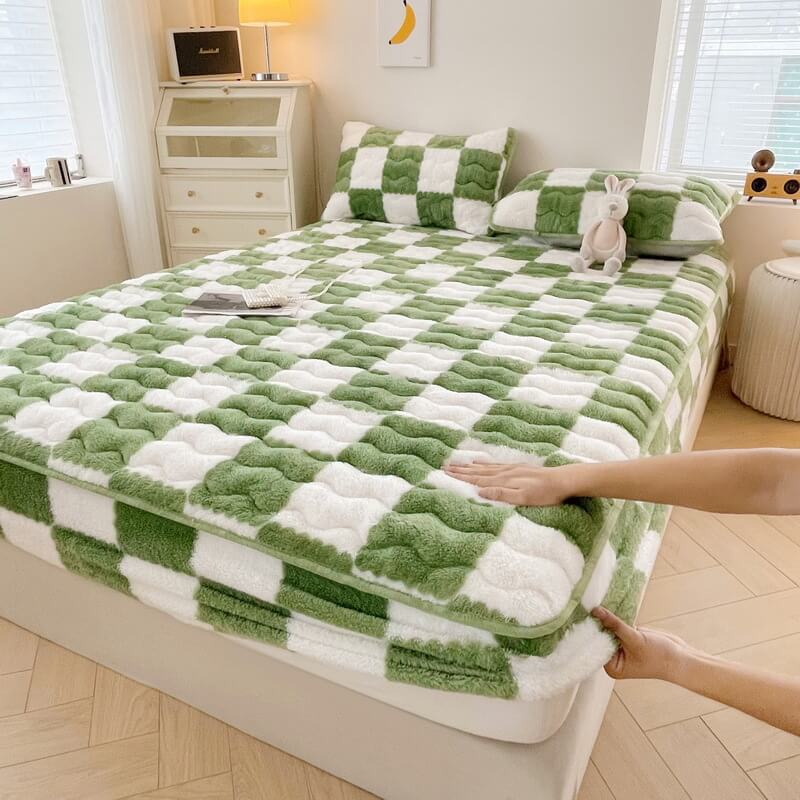 Milk Velvet Checkered Bedding Mattress Cover