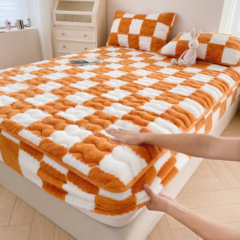 Milk Velvet Checkered Bedding Mattress Cover